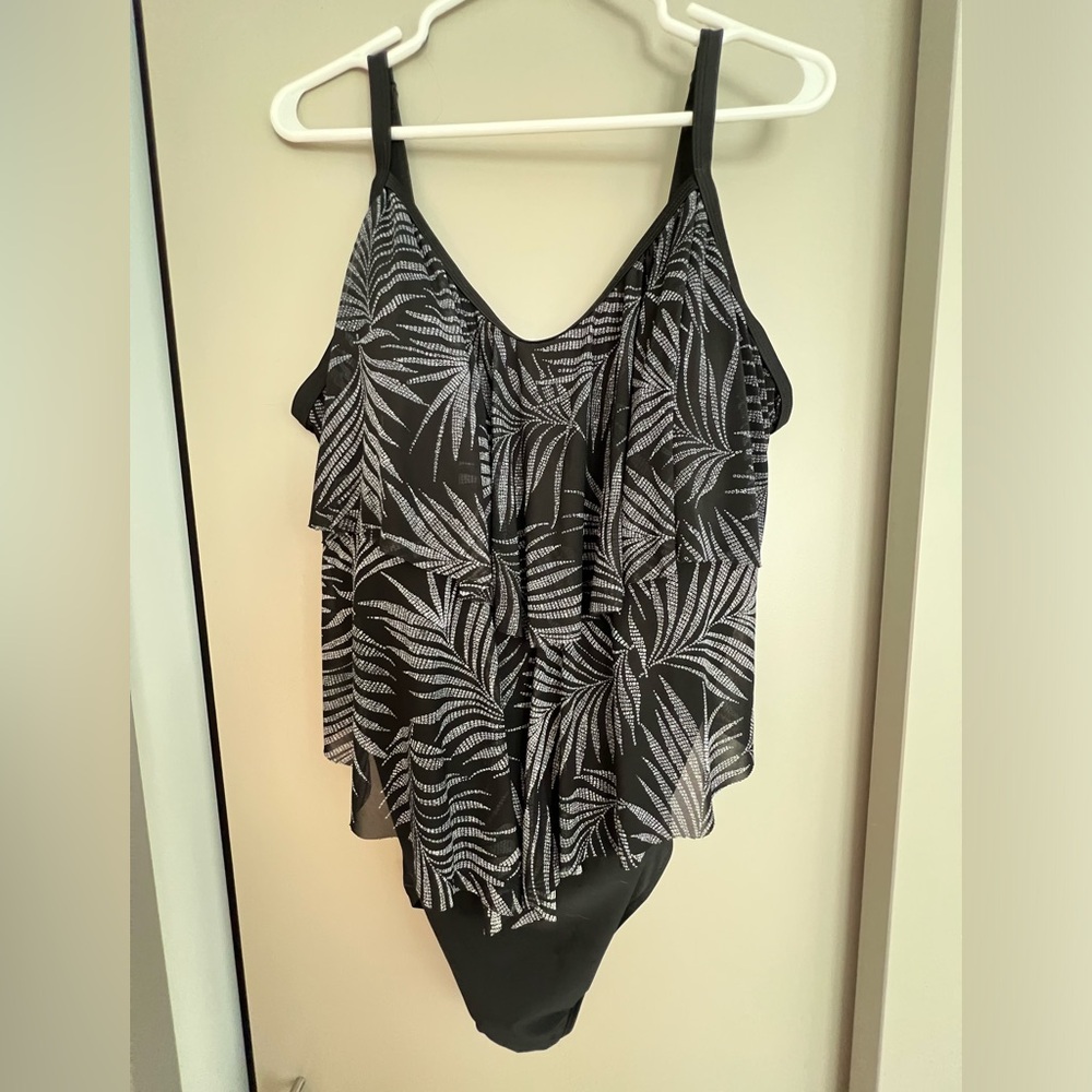 One piece bathing suit (Size 3X)